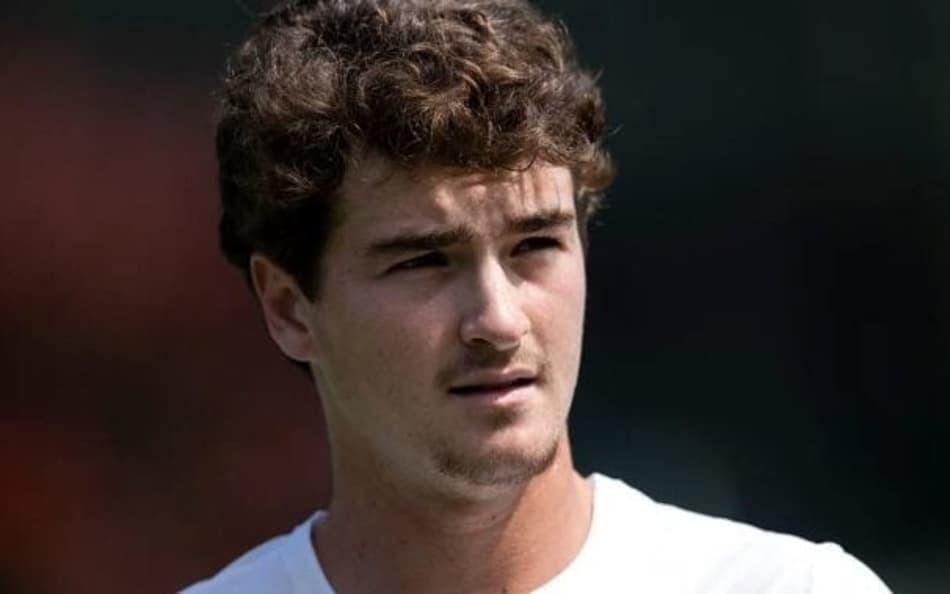 João Fonseca durante treino em Wimbledon