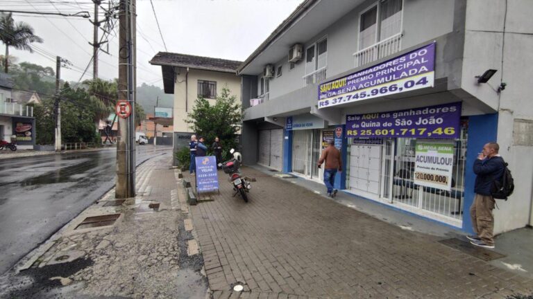 Prêmio de R$ 117,5 milhões da Mega-Sena causa disputa judicial entre vencedores em Blumenau