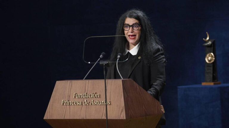 O Legado Impactante de Marjane Satrapi: Uma Homenagem à Resistência Feminina