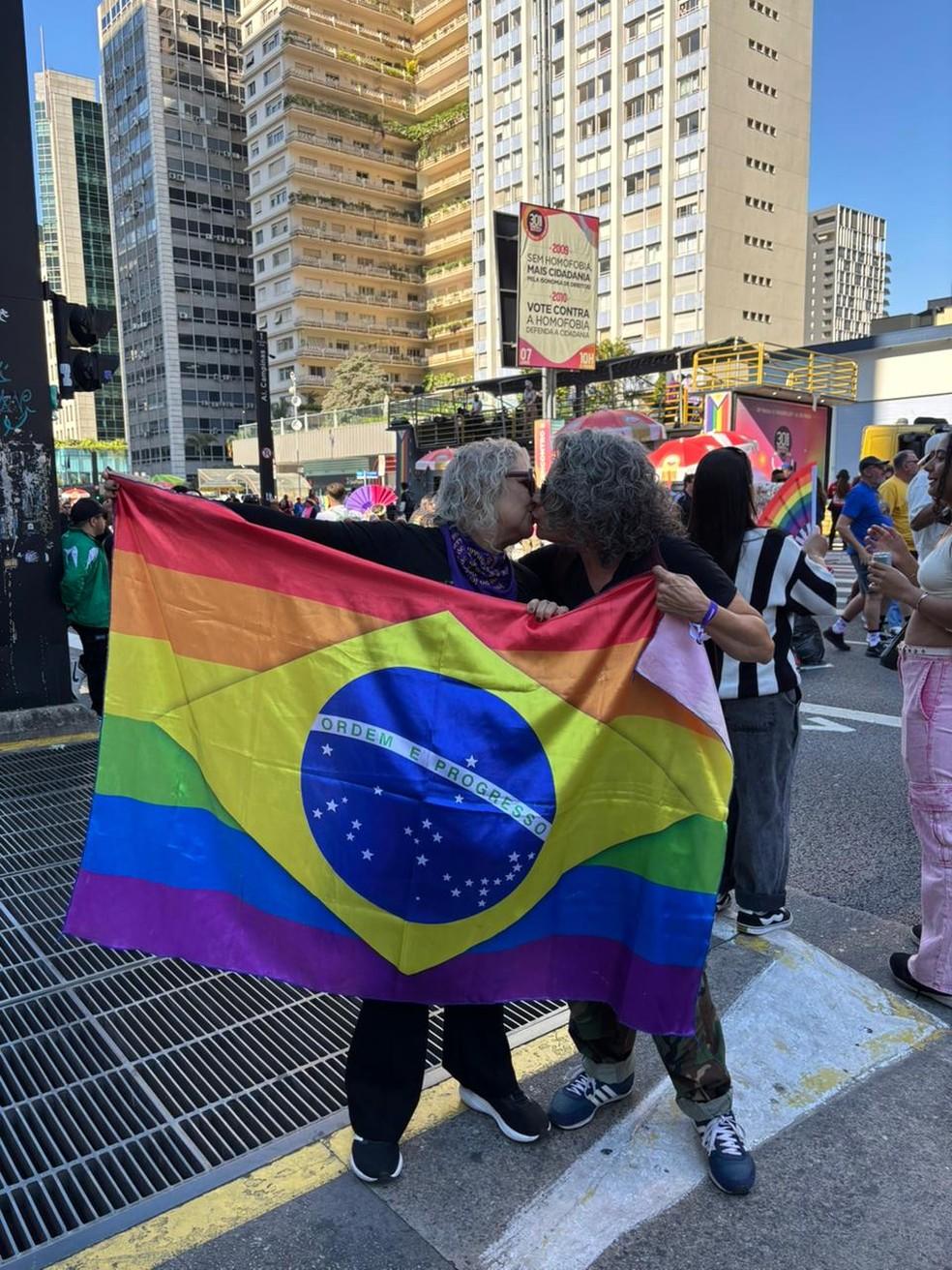 Andrea Domanico e Suely Oliveira, na Parada LGBT+ de 2026, em São Paulo