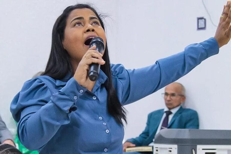 Falecimento da Cantora Gospel Ana Clézia Choca a Comunidade Evangélica