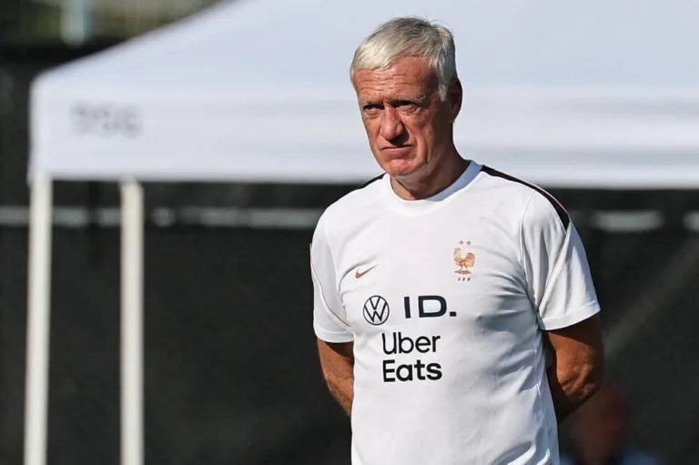Didier Deschamps Retorna ao Comando da França Após Perda Familiar