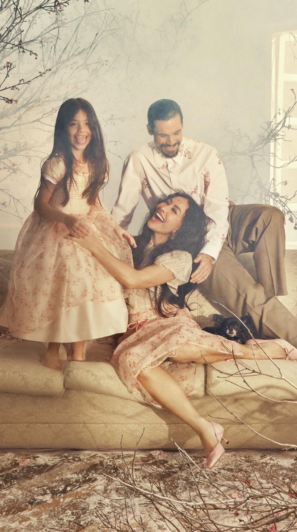 Sabrina Sato e Nicolas Prattes anunciam gravidez
