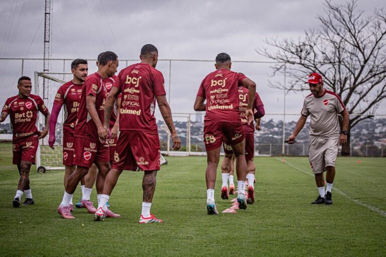 Vila Nova enfrenta desfalques e busca vitória crucial contra o São Bernardo