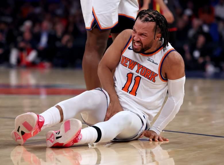 Jalen Brunson lidando com desconforto durante o Jogo 1 das Finais da NBA.