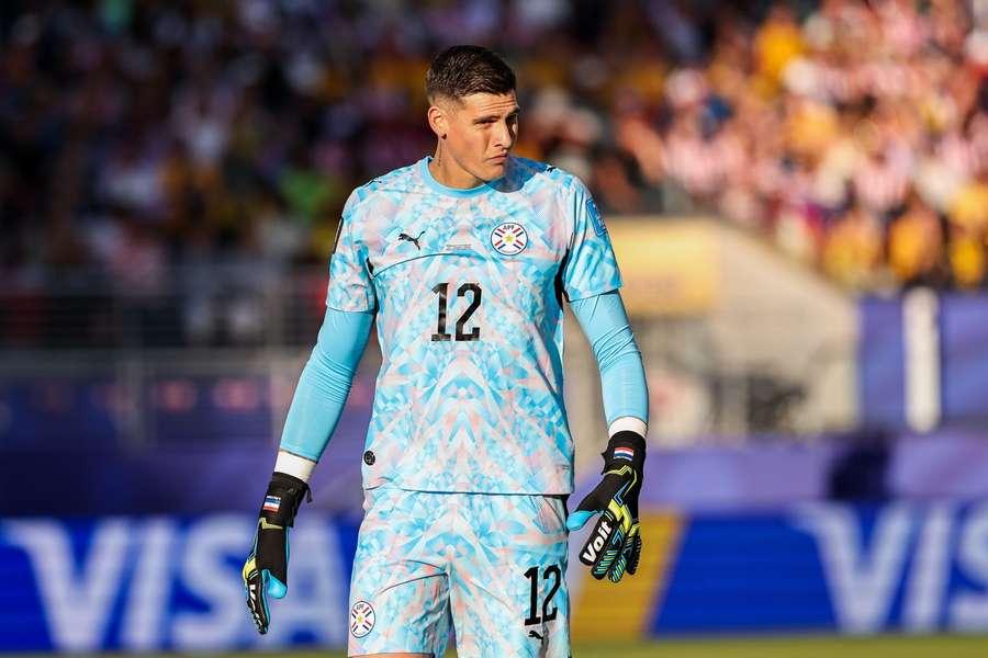 Orlando Gill em ação pelo Paraguai.