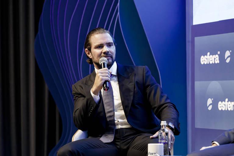 Daniel Vorcaro durante apresentação de nova versão de delação premiada
