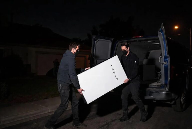 Robos Milionários de Baterias na Tesla e Fechamento da Fábrica da Toyota em Indaiatuba