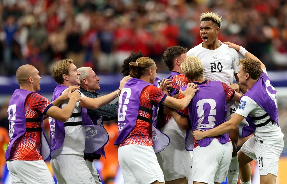 Nusa comemora gol da Noruega contra a Costa do Marfim