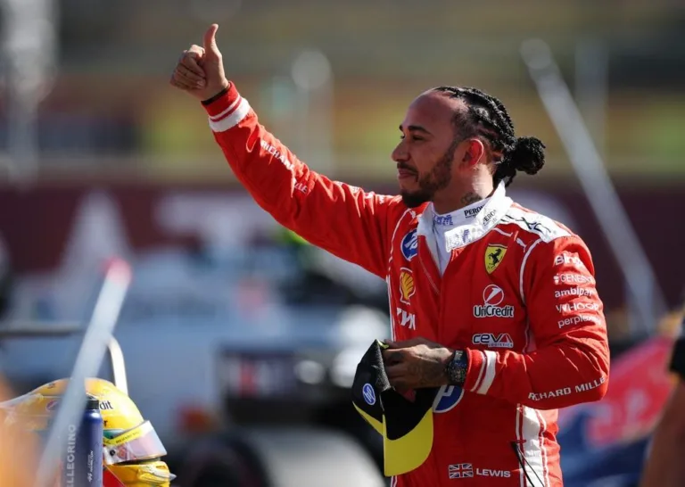 Lewis Hamilton conquista a pole position e promete disputa acirrada no GP da Grã-Bretanha