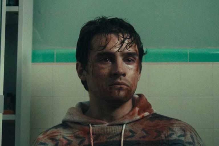 Cenas do filme 'Obsessão', dirigido por Curry Barker.