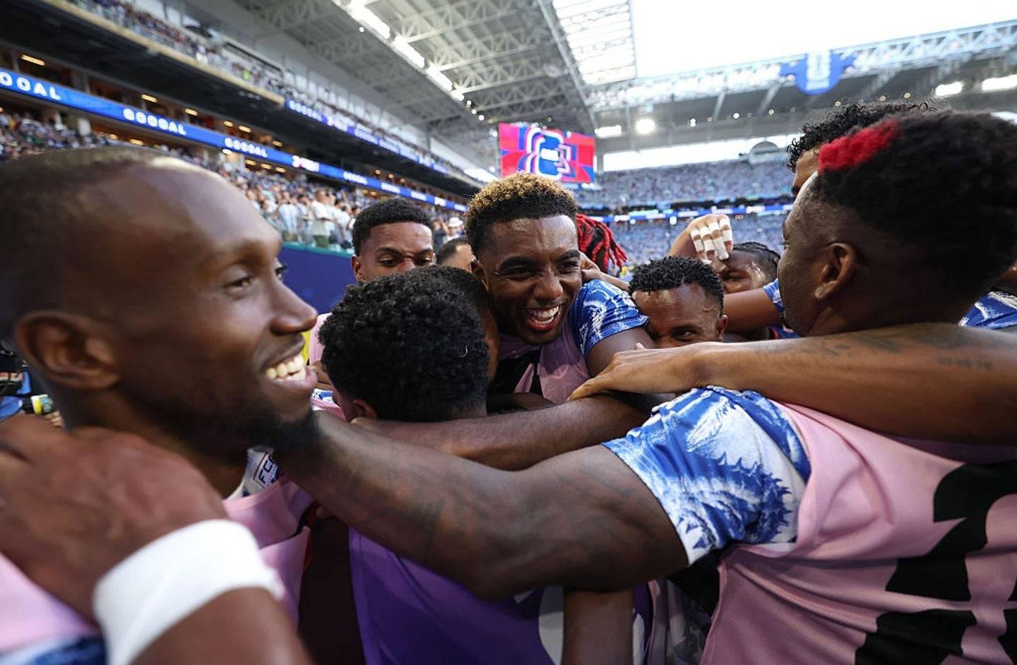 Deroy Duarte celebra o gol do Cabo Verde