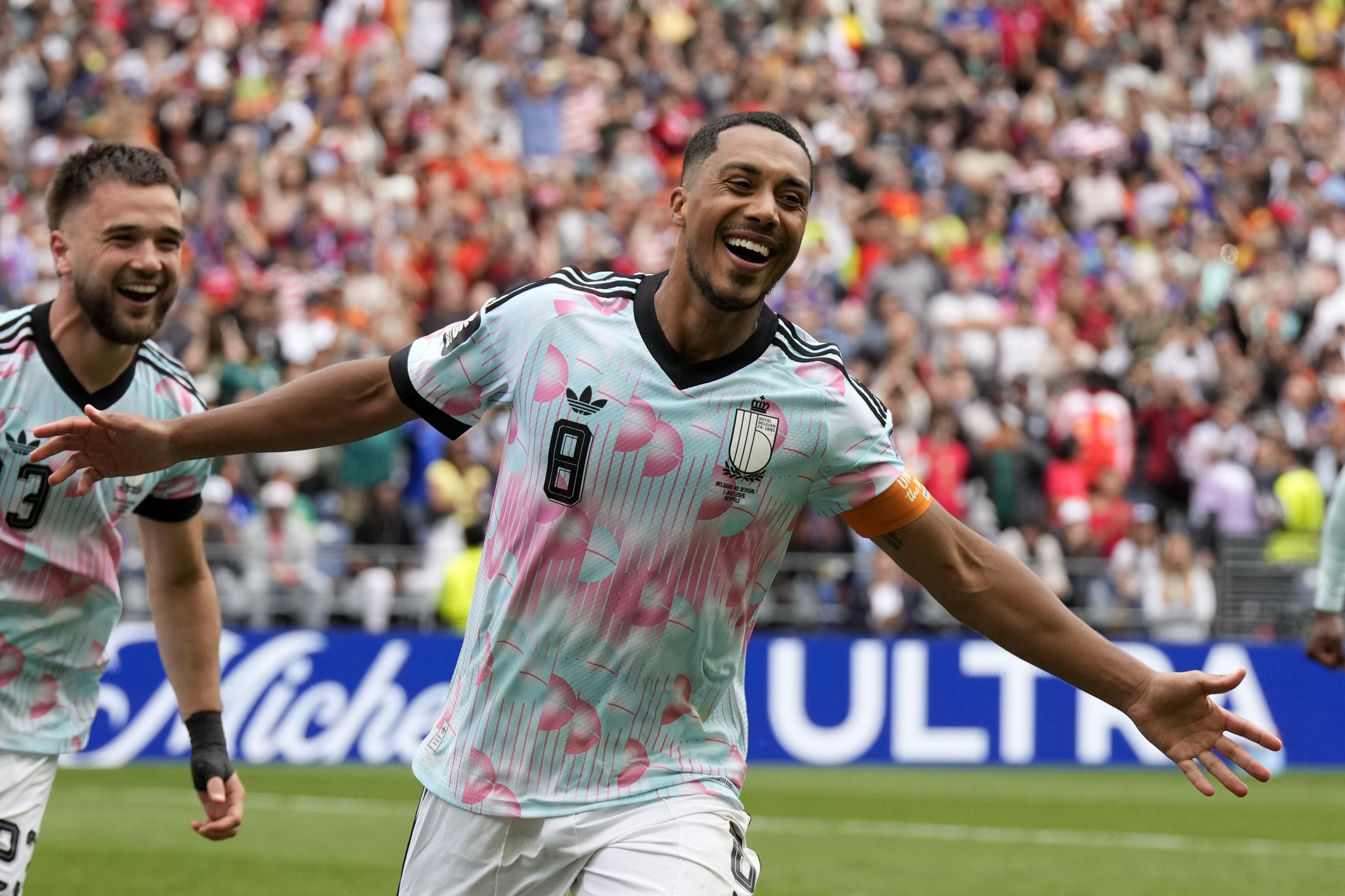 Tielemans convierte un desastre en una remontada histórica.