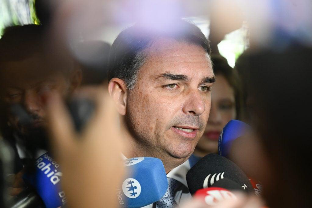 Flávio Bolsonaro durante o depoimento à PF