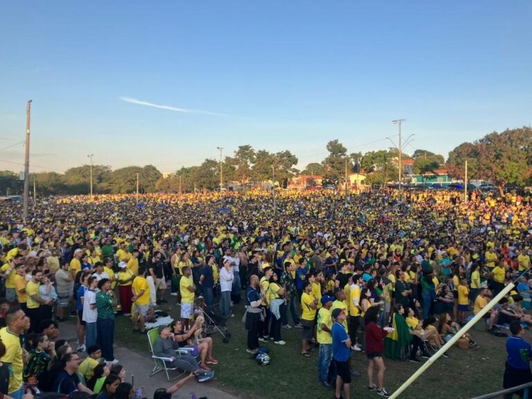 Torcida Brazileira Faz Festa em Campinas Durante Jogo Brasil x Noruega