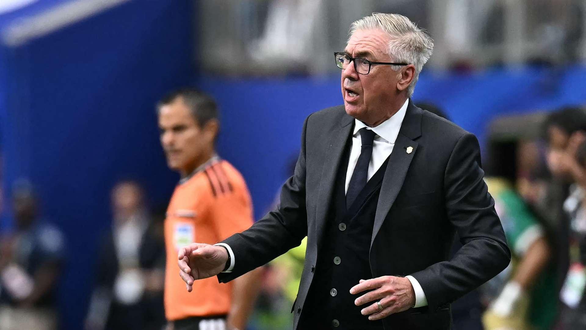 Carlo Ancelotti durante coletiva de imprensa