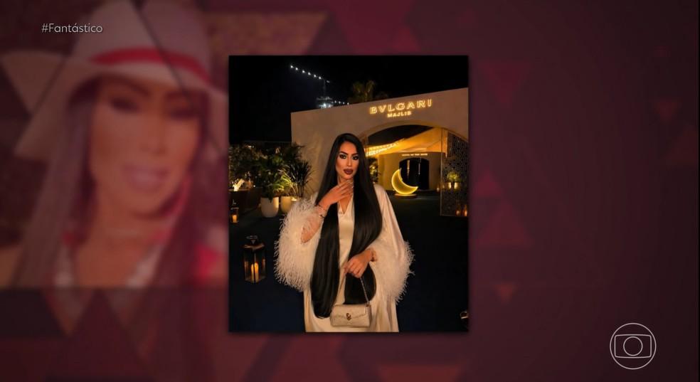 Izabela Cristy, condenada por crime de pirâmide financeira, vive vida de luxo em Dubai.