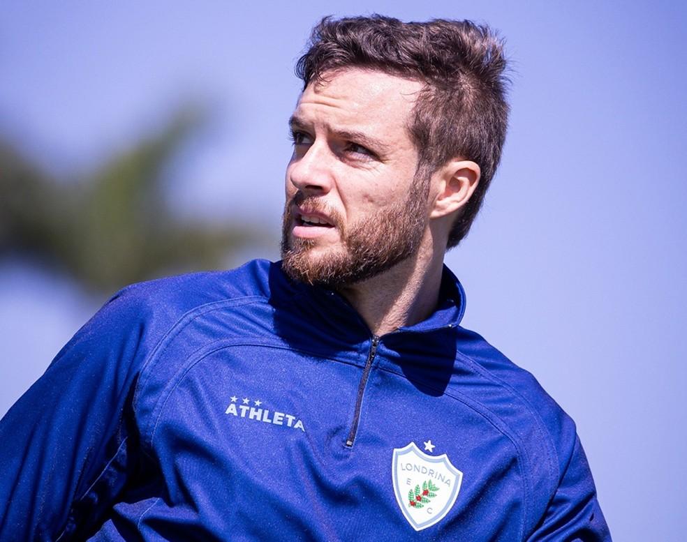 Tárik em treino do Londrina