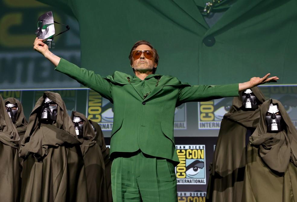 Robert Downey Jr. como Doutor Destino