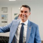 Flávio Bolsonaro é oficializado como candidato à Presidência em convenção do PL
