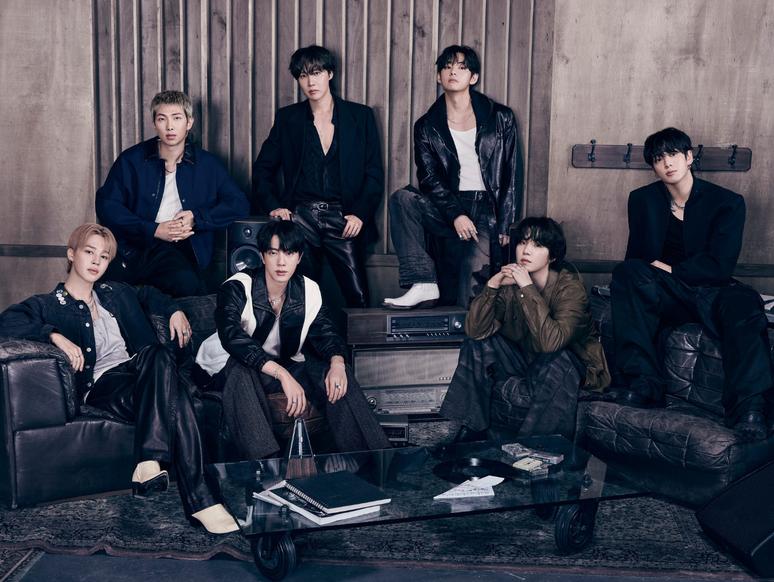 BTS durante apresentação no intervalo da Copa do Mundo