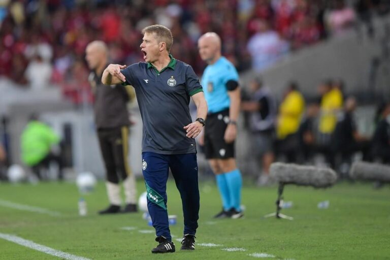 Vasco se aproxima de Fernando Seabra para comando técnico