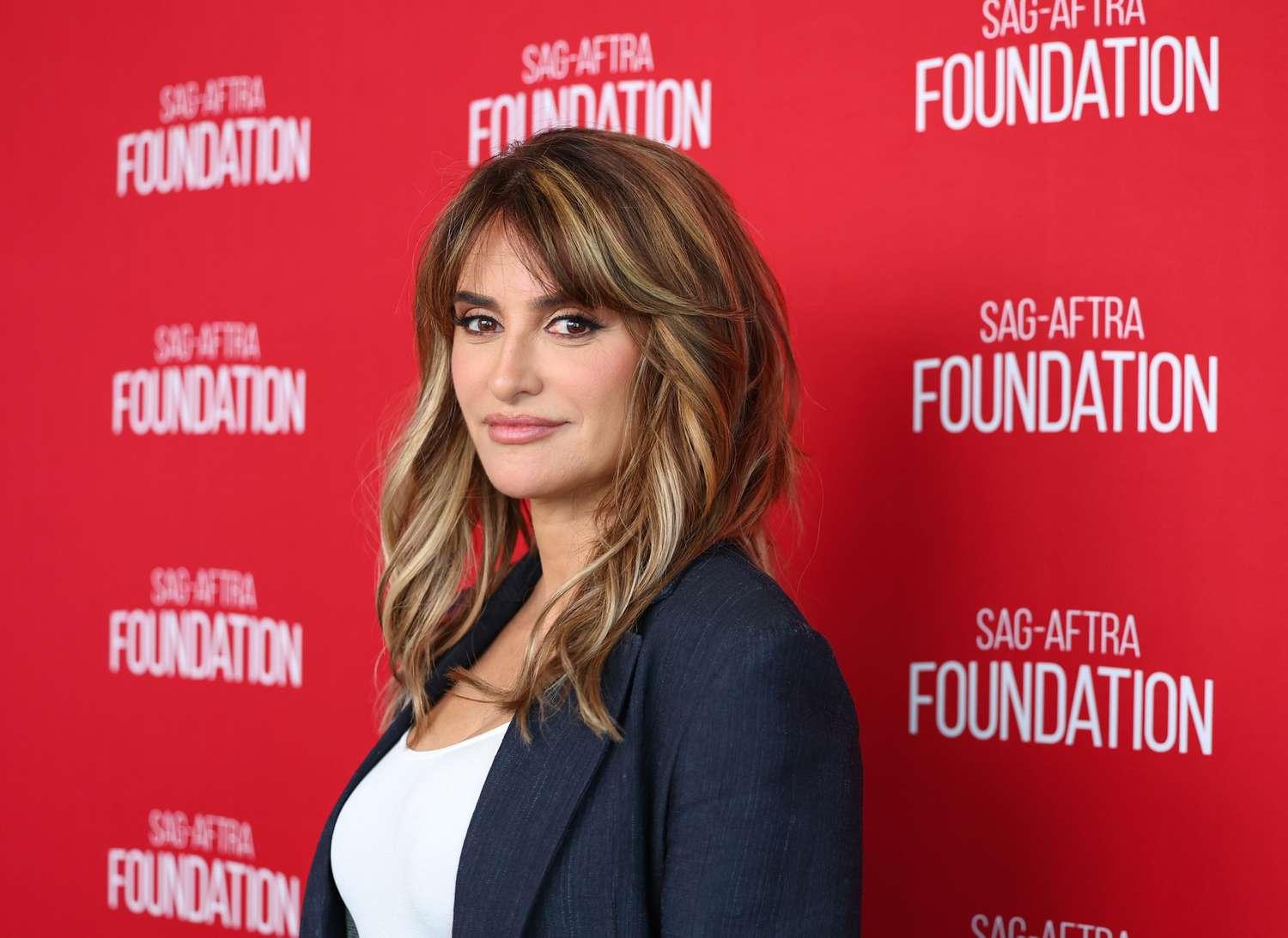Penélope Cruz com o novo corte de cabelo estilo 'Weekend Bob'.