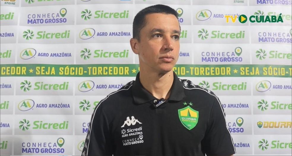 Eduardo Barros em coletiva após o empate contra o Sport pela Série B