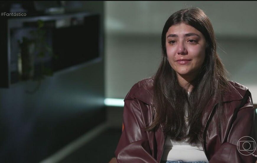 Jovem busca retirar nome da mãe de documentos após histórico de abusos