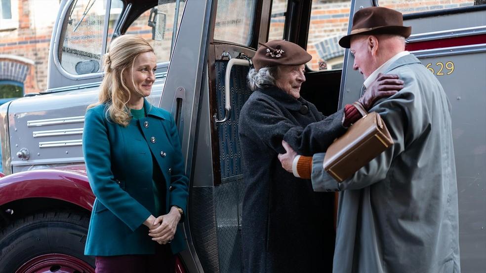 Laura Linney e Maggie Smith em 'O Clube dos Milagres' (2023)