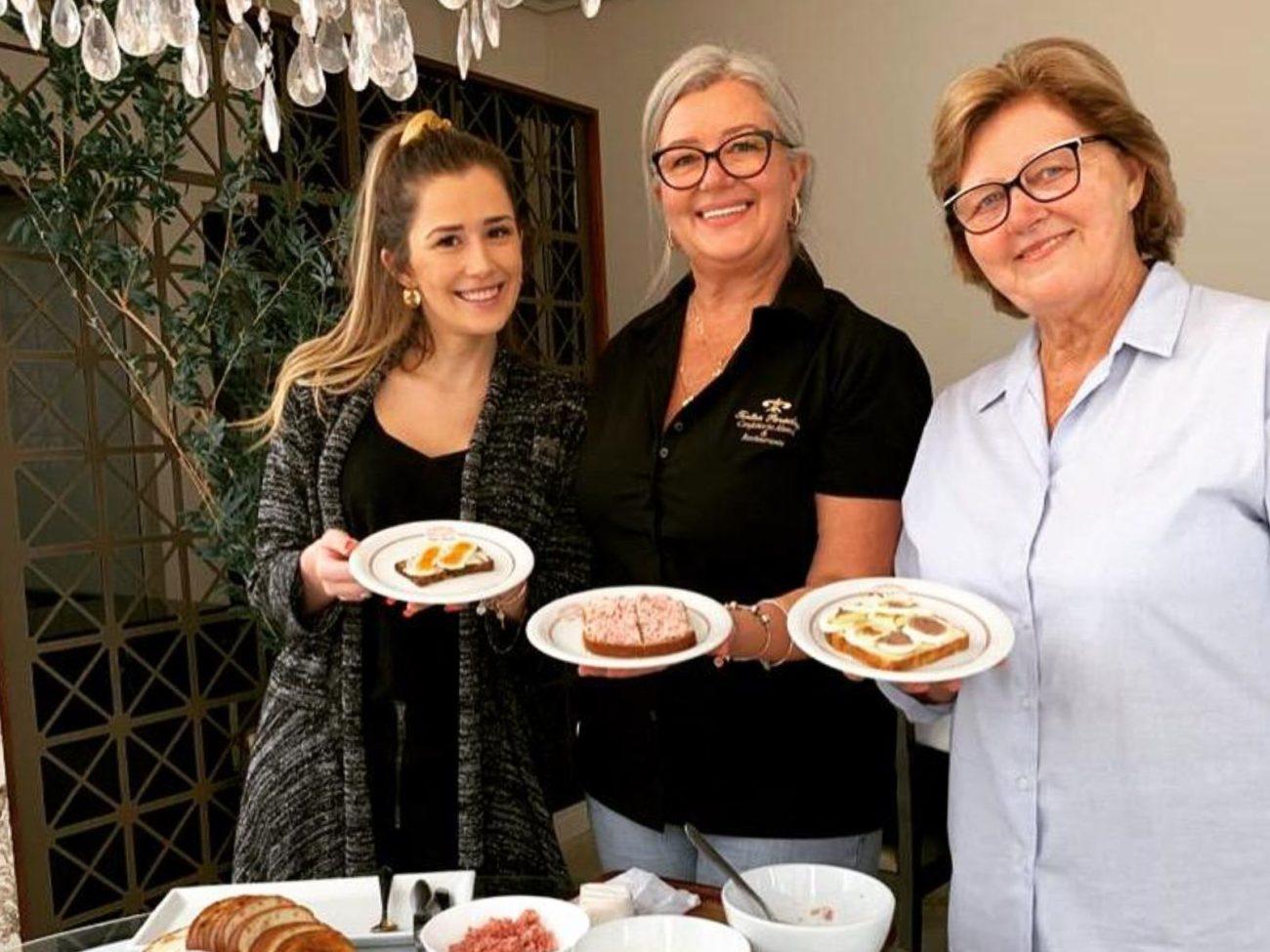 Avó, filha e neta fundaram quatro dos 12 restaurantes no Festival Gastronômico de Pomerode