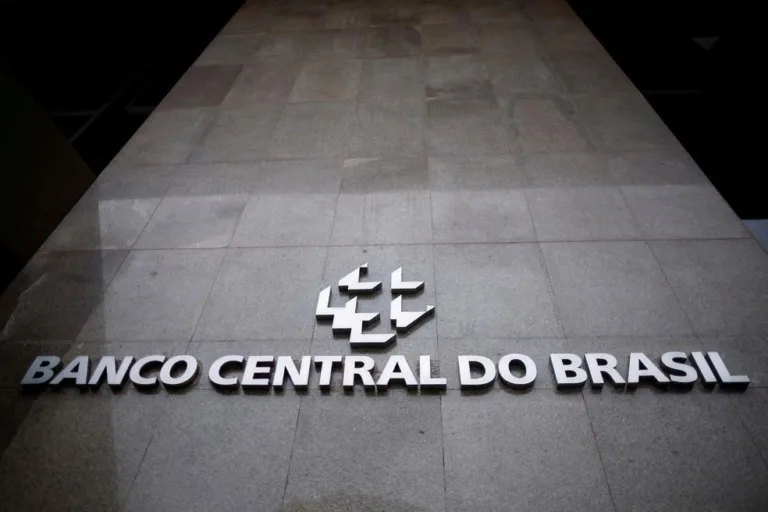 Governo Autoriza Novos Concursos para a Receita Federal e Banco Central com 316 Vagas