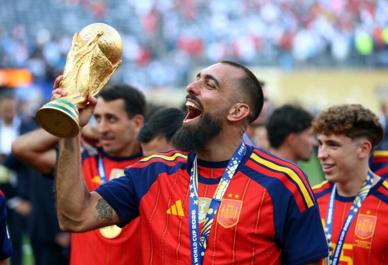 Copa do Mundo de 2026: Borja Iglesias Ignora Trump em Cerimônia de Premiação