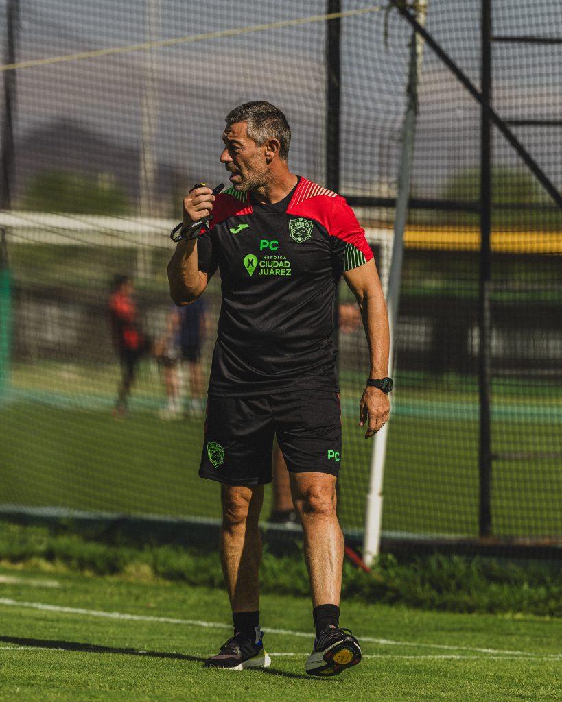Jogadores do FC Juárez prontos para a jornada inaugural da Liga MX