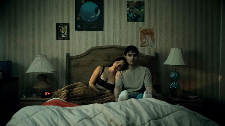 Michael Johnston fala sobre seu papel em “Obsession”: O lado sombrio do amor