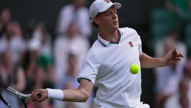 Jannik Sinner avança nos oitavos de Wimbledon após vitória significativa contra Mochizuki