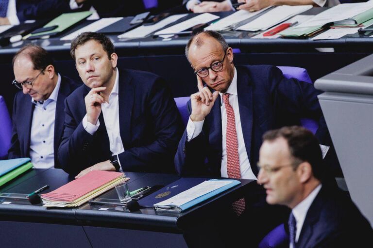 Jens Spahn renuncia à liderança da Unionsfraktion após polêmica sobre leihmutterschaft