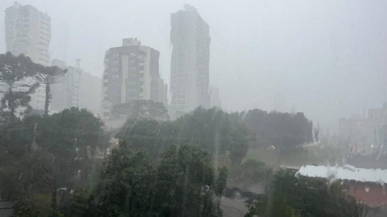 Risco de Temporais Severos: Frente Fria Avança do Sul ao Sudeste do Brasil