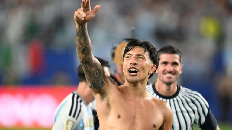 Lisandro Martínez e a Luta Resiliente Contra as Lesões na Copa do Mundo