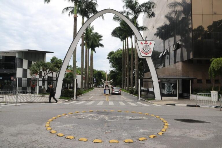 Justiça torna réus ex-dirigentes do Corinthians em caso de desvio milionário
