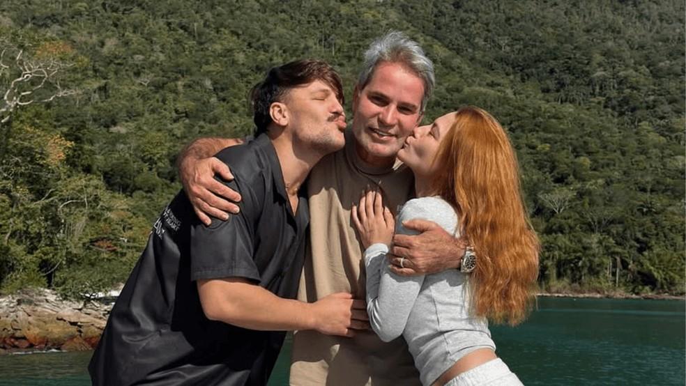 Márcio Poncio com os filhos, o cantor Saulo Poncio e a deputada estadual Sarah Poncio
