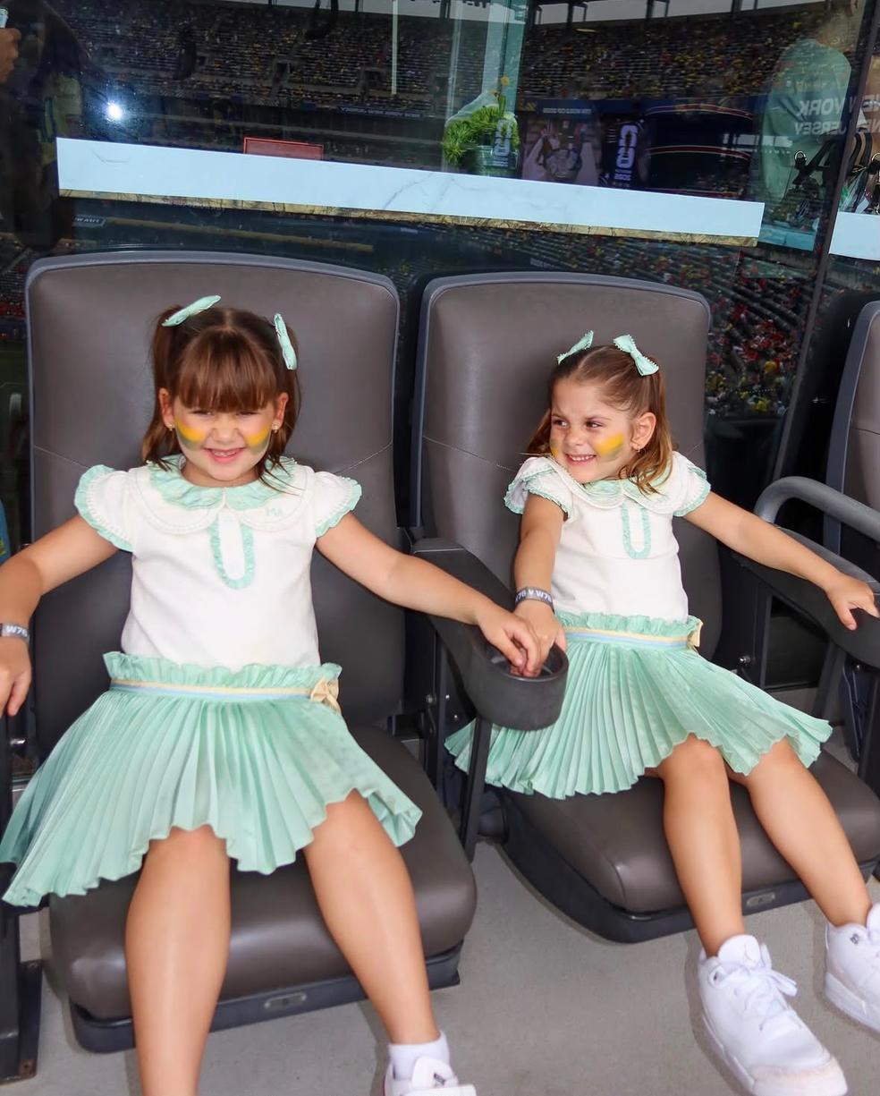 Maria Flor e Maria Alice estão presentes no jogo do Brasil