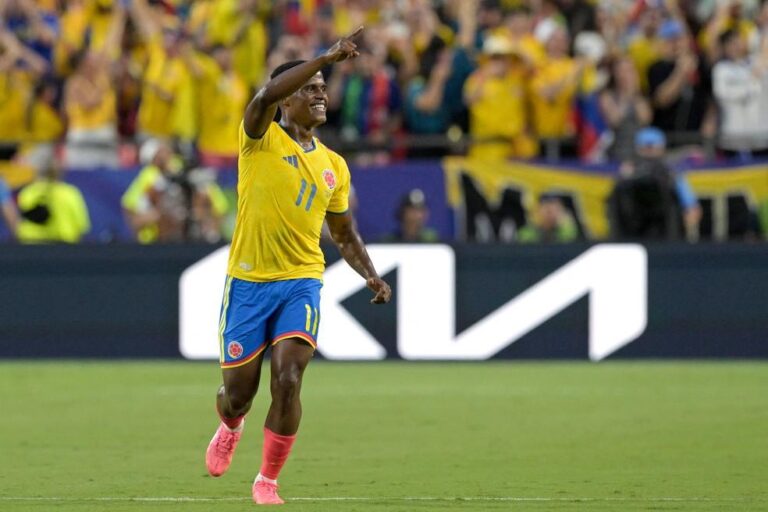 Palmeiras faz história na Copa do Mundo com gol de Jhon Arias