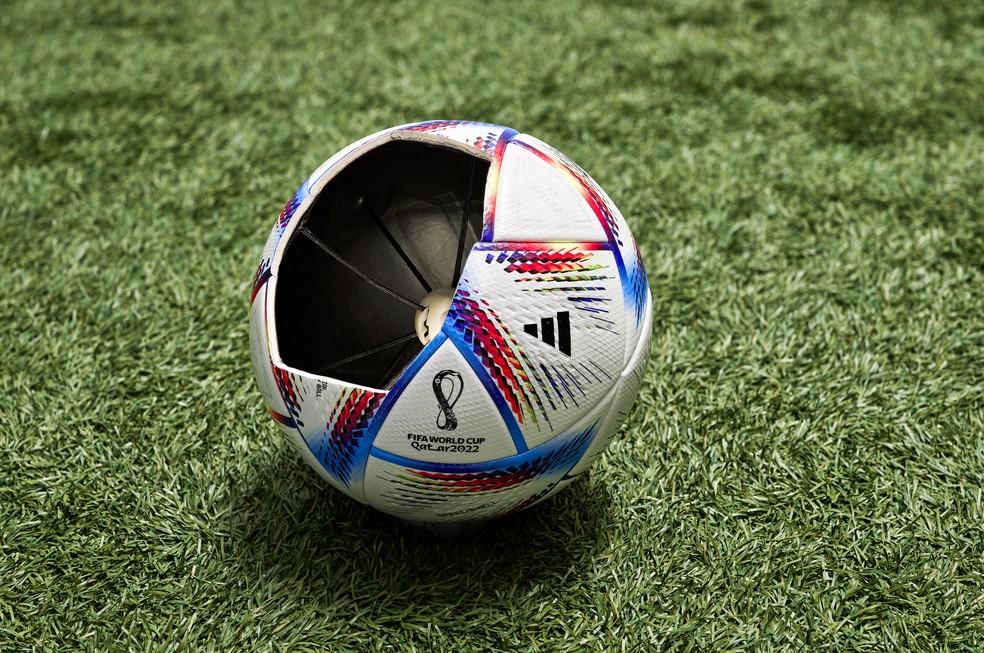 Sensor fica no interior da bola — Foto: Divulgação/Adidas.