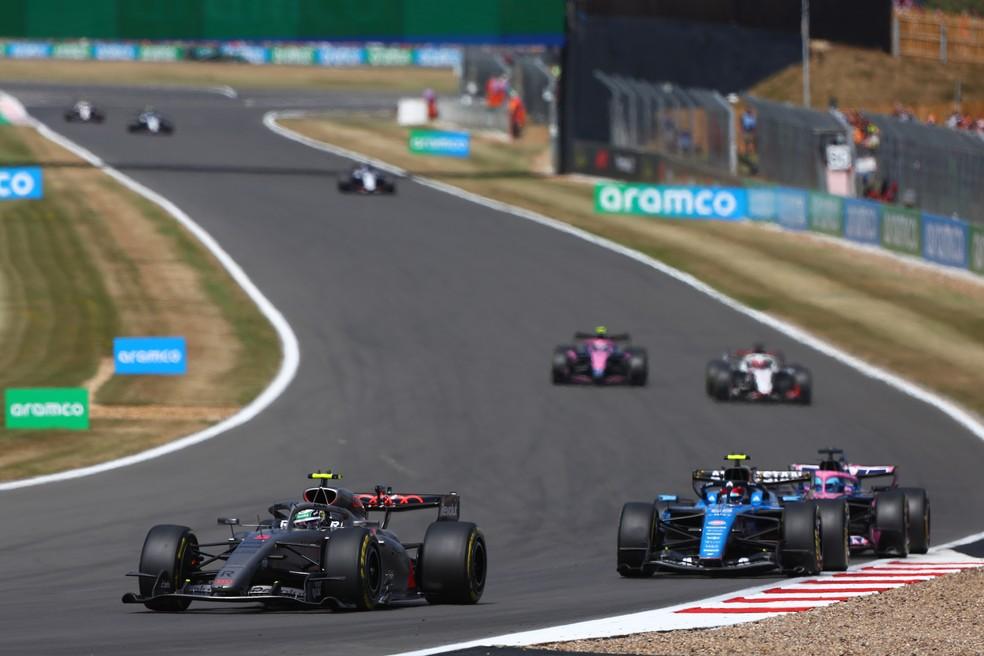 Gabriel Bortoleto pontuou, chegando em oitavo no GP da Grã-Bretanha da F1 2026