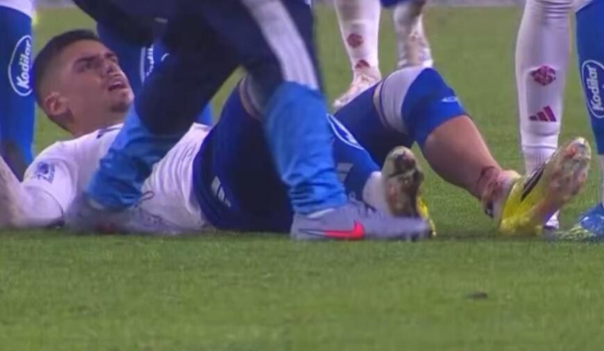 Entrada violenta resulta em expulsão e lesão de Gabriel Pec na estreia pelo Cruzeiro