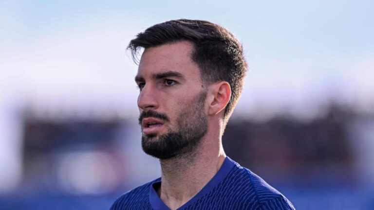 Álex Baena: Da infância em Roquetas de Mar à consagração na Seleção Espanhola