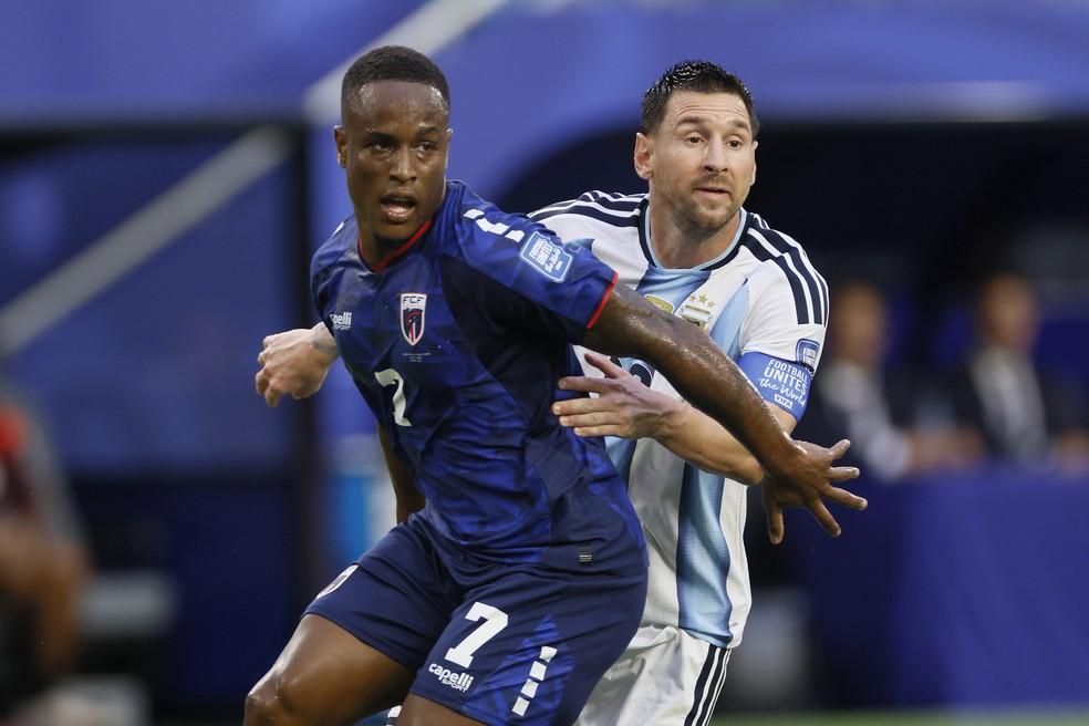 Jovane Cabral marca Messi em jogo contra a Argentina