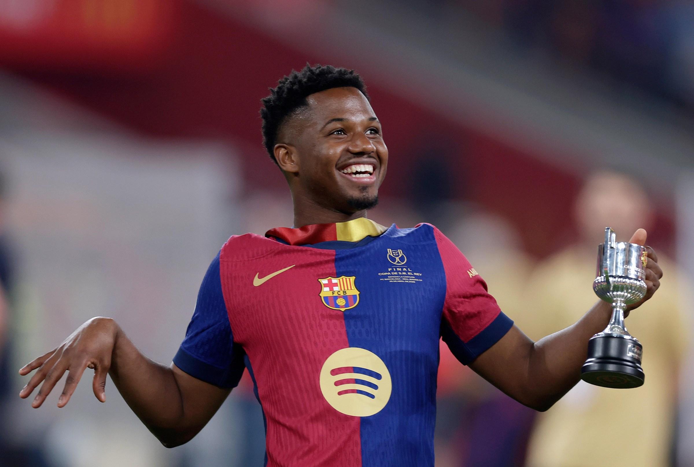 Ansu Fati em ação durante o clássico entre Real Madrid e Barcelona pela Copa do Rey