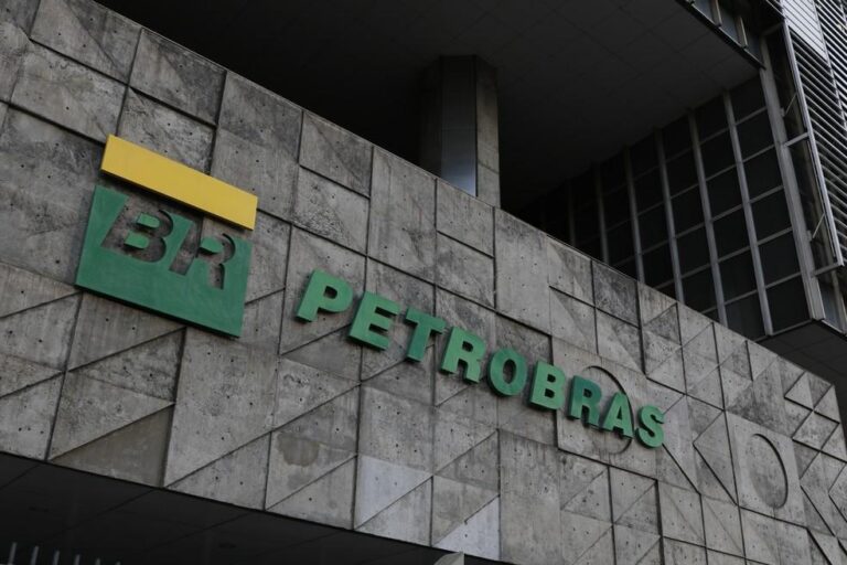 Estatais Federais Registram Lucro Recorde em 2025, Apesar de Prejuízo dos Correios